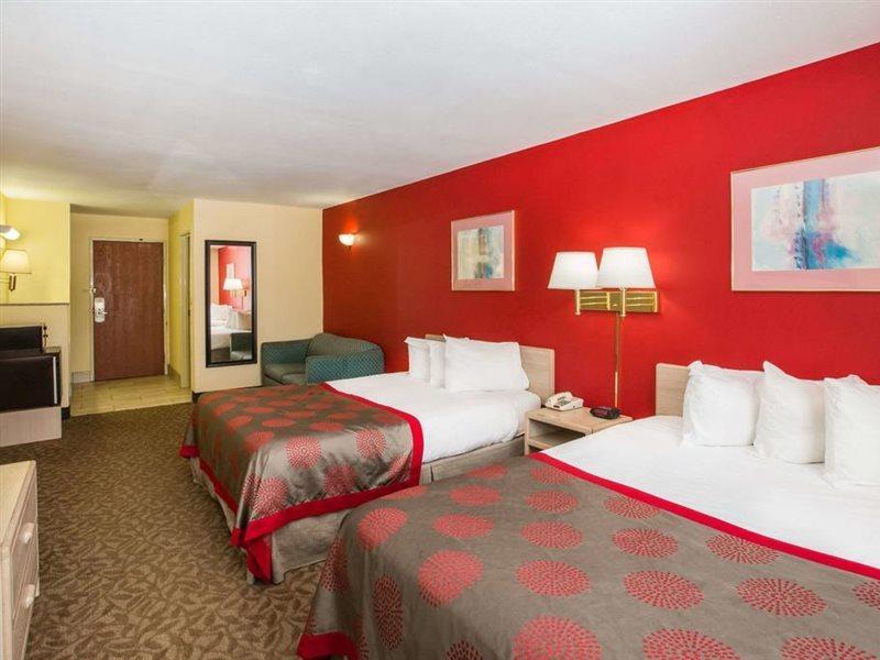 Ramada By Wyndham Sioux Falls Exterior photo