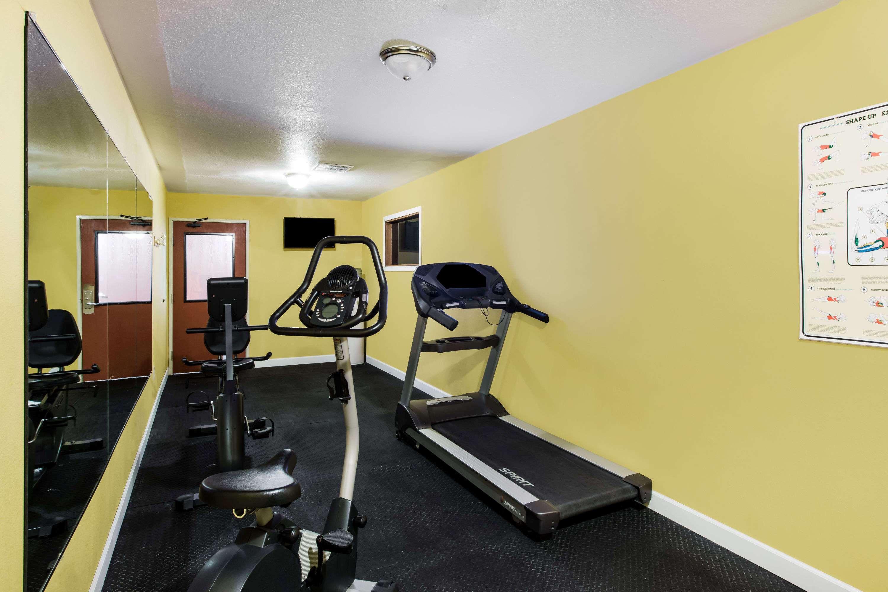 Ramada By Wyndham Sioux Falls Exterior photo