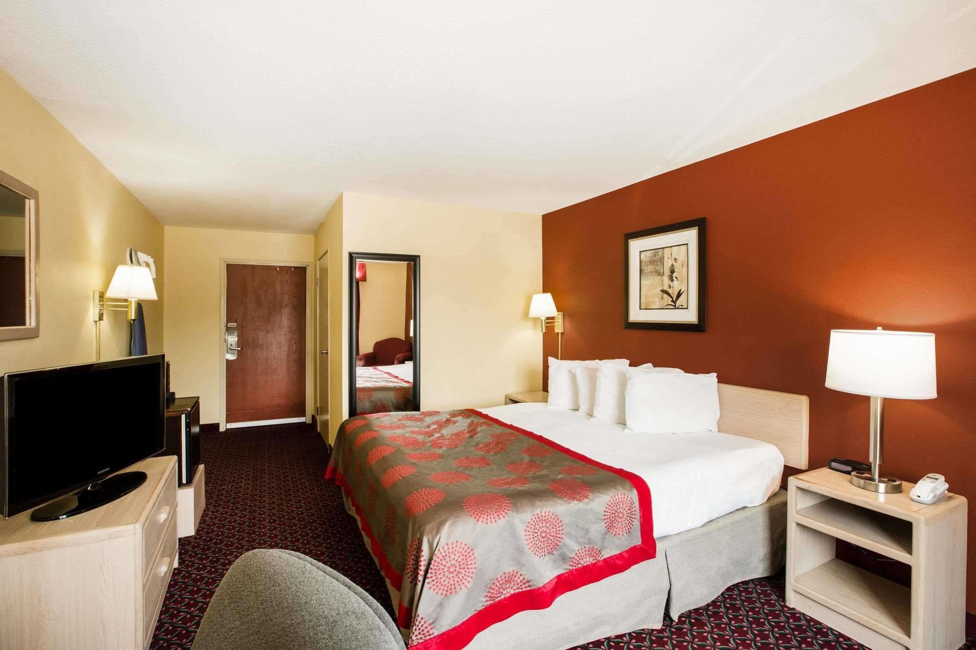 Ramada By Wyndham Sioux Falls Exterior photo